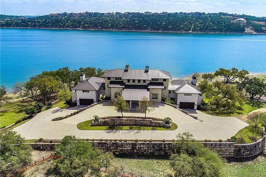 1925 Valentino Cv in the Lake Travis area