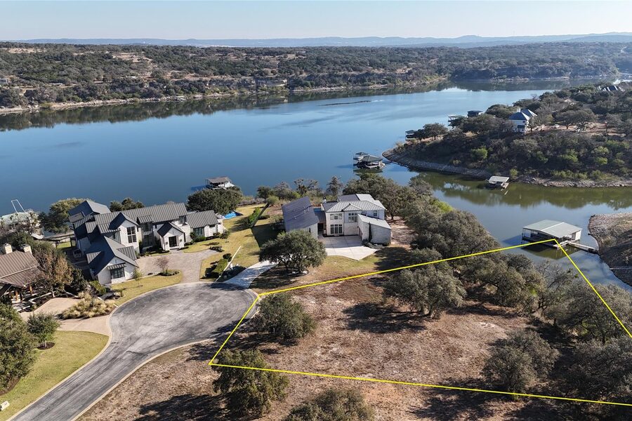 3517 Kahala Sunset DR in the Lake Travis area