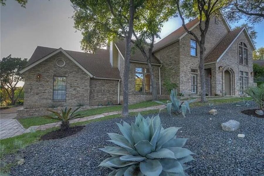 5906 Mesa Dr in the Lake Travis area
