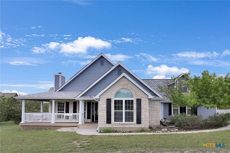 834 Saddleridge Dr in the Lake Travis area